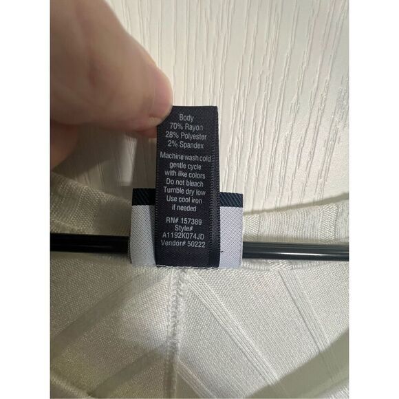 Daytrip White Chevron Loose Fit Soft Stretchy Short Sleeve Blouse - Picture 4 of 4